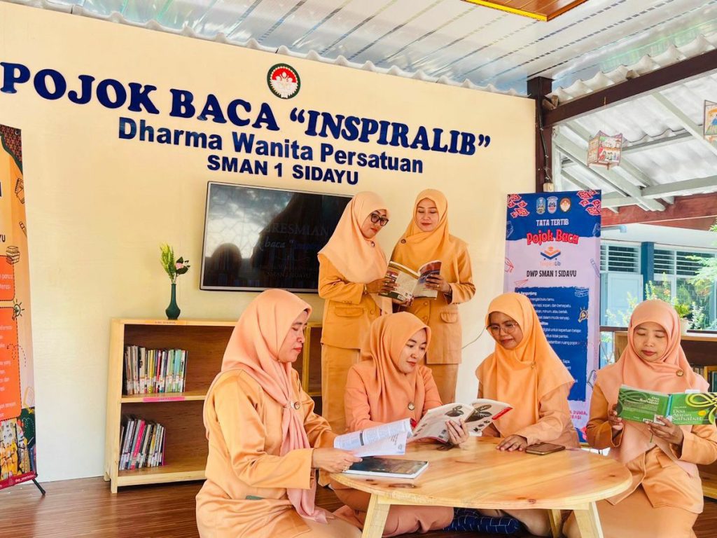 Peresmian Pojok Baca InspiraLib: Langkah Nyata DWP SMAN 1 Sidayu dalam Membangun Budaya Literasi Peresmian Pojok Baca InspiraLib: Langkah Nyata DWP SMAN 1 Sidayu dalam Membangun Budaya Literasi