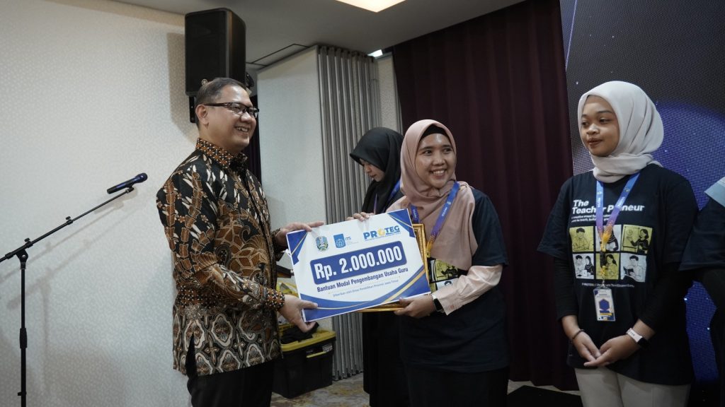 Guru SMAN 1 Sidayu Masuk 10 Besar Usaha Guru Terbaik PROTEG 2026 Guru SMAN 1 Sidayu Masuk 10 Besar Usaha Guru Terbaik PROTEG 2026